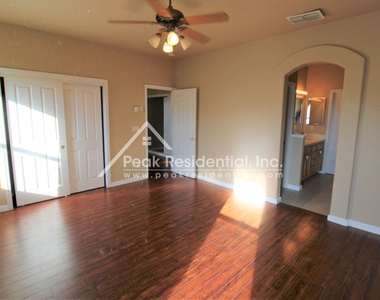 9634 Lady Bird Ct - Photo Thumbnail 18