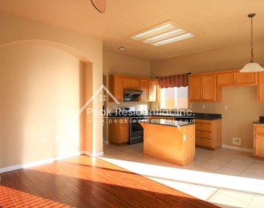 9634 Lady Bird Ct - Photo Thumbnail 5