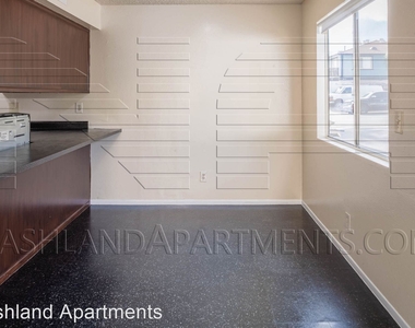 3580 Nashland Ave - Photo Thumbnail 4