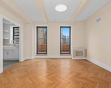 210 East 68th Street - Photo Thumbnail 8