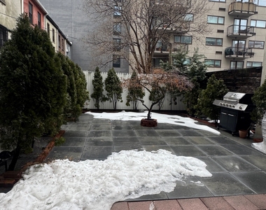 110 4th Avenue - Photo Thumbnail 3