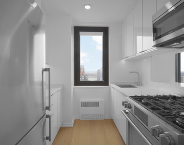 124 West 60th Street - Photo Thumbnail 3