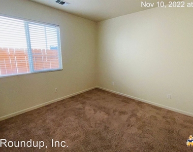 9829 Baranello Way - Photo Thumbnail 12