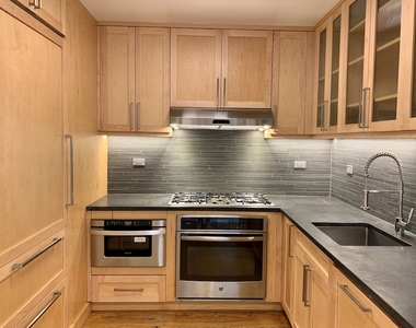 201 East 86th Street - Photo Thumbnail 4