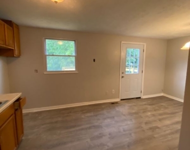 8605 Bost Ln - Photo Thumbnail 17