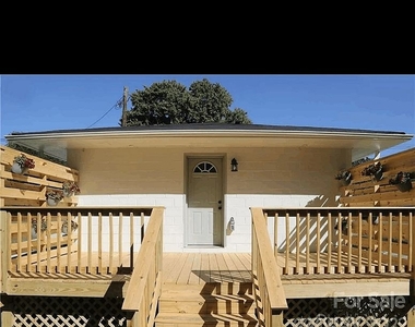 153 Saluda St - Photo Thumbnail 10