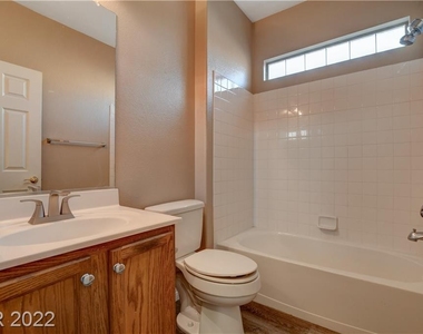 11215 Ivybridge Avenue - Photo Thumbnail 23