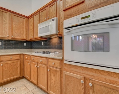 11215 Ivybridge Avenue - Photo Thumbnail 19