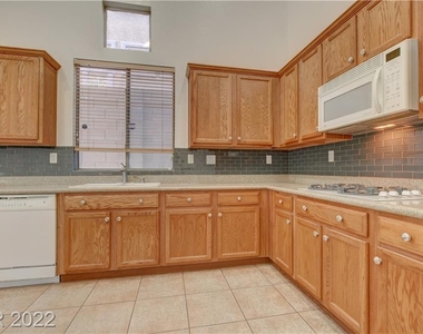 11215 Ivybridge Avenue - Photo Thumbnail 18