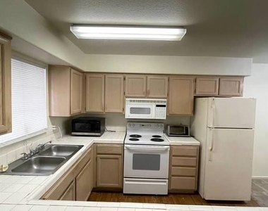 2725 South Nellis Boulevard - Photo Thumbnail 13