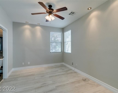 10729 Sapphire Vista Avenue - Photo Thumbnail 23