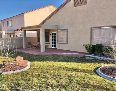 8028 Nestled Vista Avenue - Photo Thumbnail 16