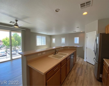 6140 Pine Villa Avenue - Photo Thumbnail 4