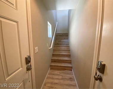 6140 Pine Villa Avenue - Photo Thumbnail 16