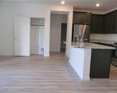 5730 Sky Pointe Drive - Photo Thumbnail 3