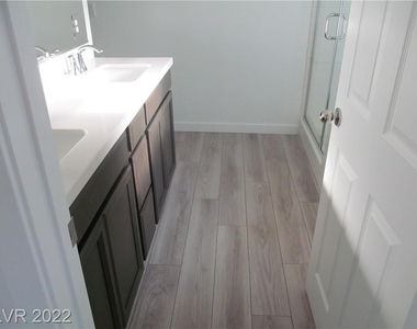 5730 Sky Pointe Drive - Photo Thumbnail 16