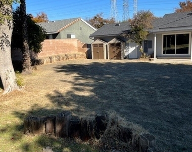 10931 Chimineas Avenue - Photo Thumbnail 28