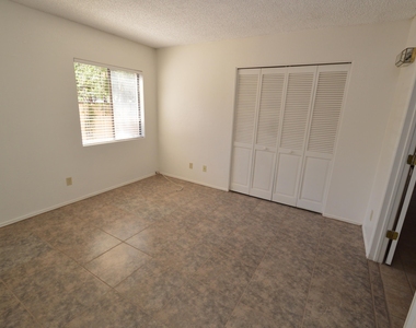 5315 E Beverly Fair Drive - Photo Thumbnail 10