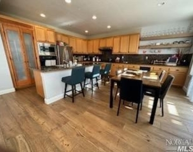 637 Novara Lane - Photo Thumbnail 7