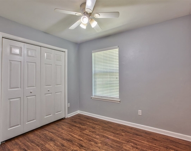 7805 N Briarcreek - Photo Thumbnail 19