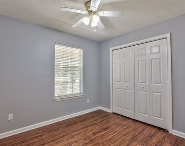 7805 N Briarcreek - Photo Thumbnail 23