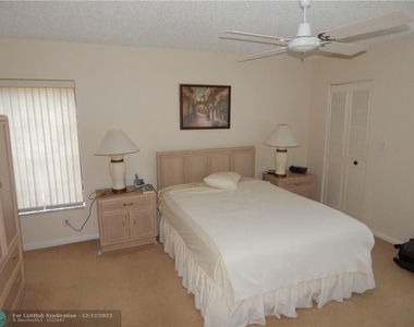 14460 Strathmore Ln - Photo Thumbnail 9