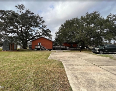 3237 Kaliste Saloom Road - Photo Thumbnail 10