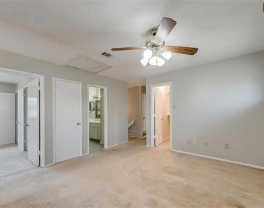 635 Williams Way - Photo Thumbnail 8