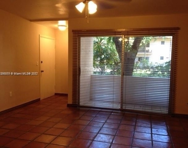 9402 Sw 77th Ave - Photo Thumbnail 1