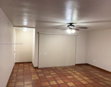 9402 Sw 77th Ave - Photo Thumbnail 2