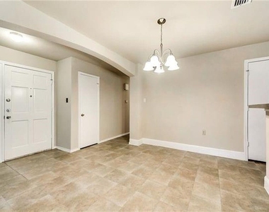 5314 Daytona Drive - Photo Thumbnail 4