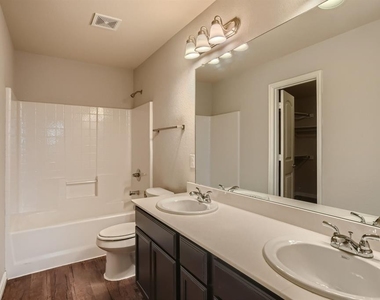 3512 Aruba Lane - Photo Thumbnail 5