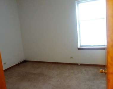 928 W Leland Avenue - Photo Thumbnail 15