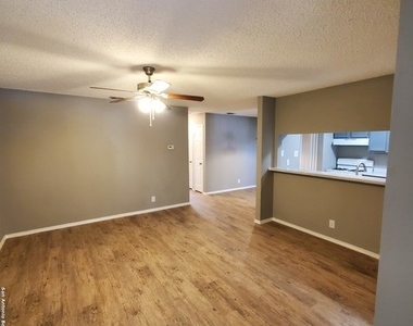 5266 Meadow Rise St - Photo Thumbnail 2