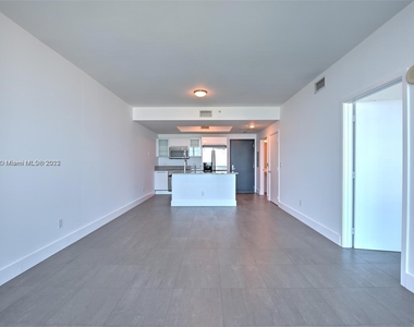 888 Biscayne Blvd  #3910 - Photo Thumbnail 2