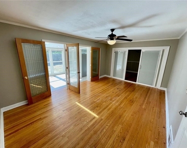 1802 Briarlake Circle - Photo Thumbnail 1