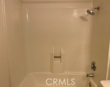 2425 Coventry Circle - Photo Thumbnail 13