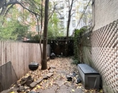 633 East 6th Street - Photo Thumbnail 9