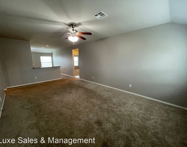 11724 Nw 135th Street - Photo Thumbnail 2