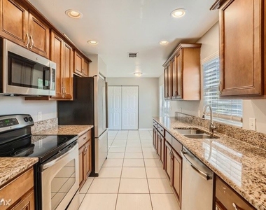 905 Johnson Loop Unit - Photo Thumbnail 2