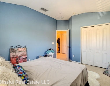 2210 San Jacinto Circle - Photo Thumbnail 23