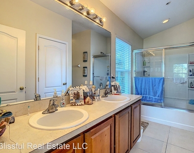 2210 San Jacinto Circle - Photo Thumbnail 21