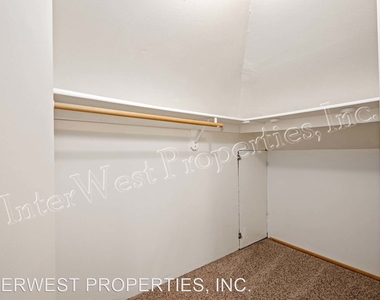 3240 N Michigan Ave - Photo Thumbnail 26