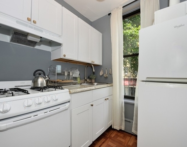 354 East 77th Street - Photo Thumbnail 5