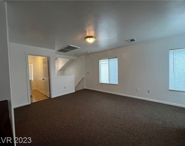 8218 Golden Flowers Street - Photo Thumbnail 15