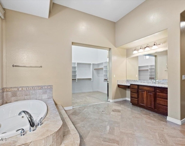 1731 W Steinway Drive - Photo Thumbnail 15