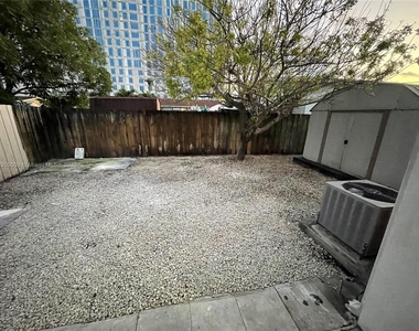 10980 Sw 6th St - Photo Thumbnail 14