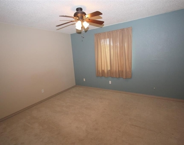 4501 Spinnaker Court - Photo Thumbnail 5