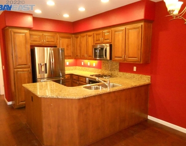 5981 Tan Oak Dr - Photo Thumbnail 9