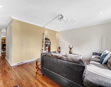 3210 N Narragansett Avenue - Photo Thumbnail 6